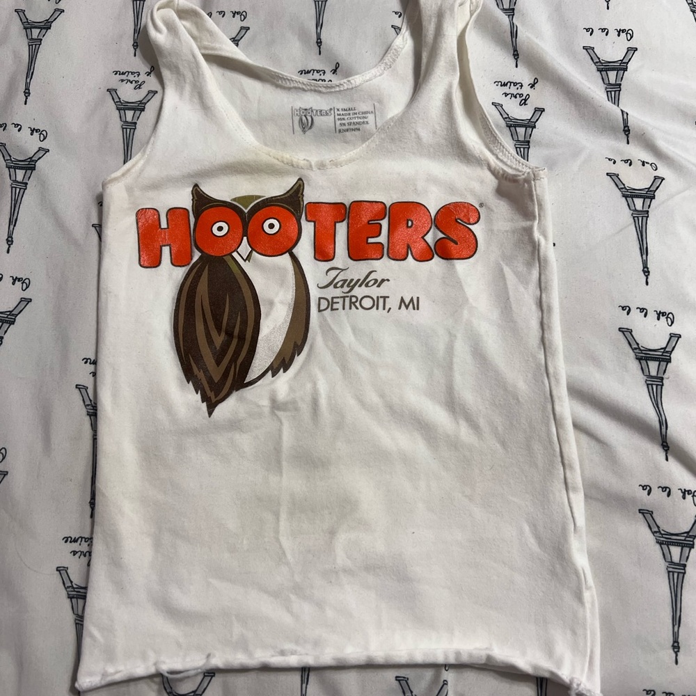 Hooters